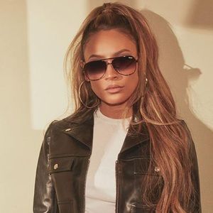 Quay x Desi Perkins High Key Mini - Black Fade